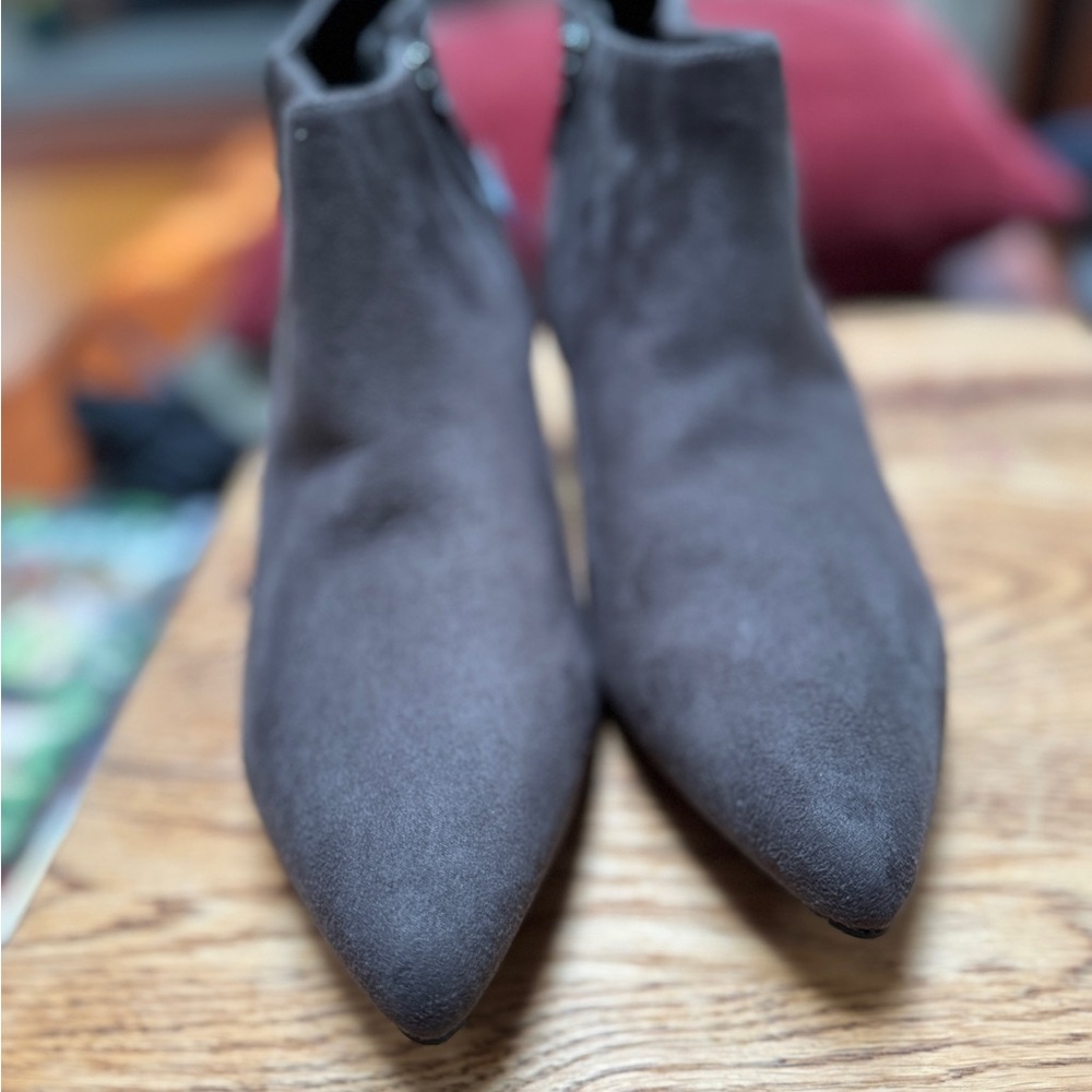 NEW NWOT KENNETH COLE REACTION SUEDE Brown Ankle Booties with heels Sz 8.5 - Picture 16 of 16